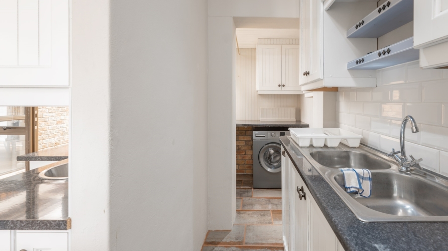 6 Bedroom Property for Sale in Agulhas Western Cape